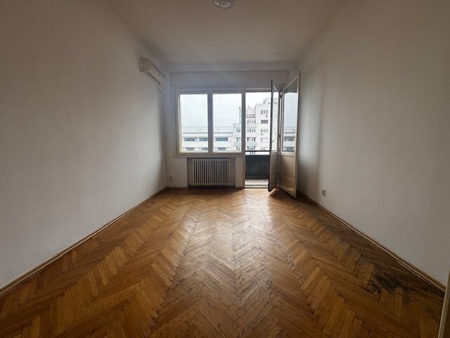 MagheruBirou de impact in centrul Bucurestiului langa Piata Romana.