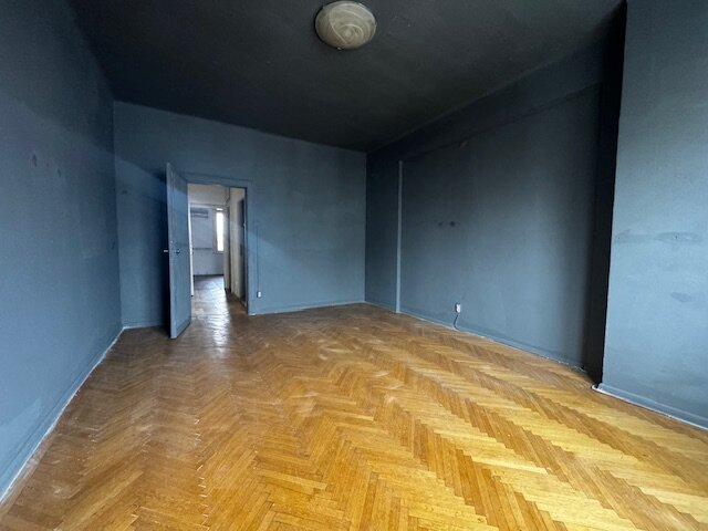 MagheruBirou de impact in centrul Bucurestiului langa Piata Romana.