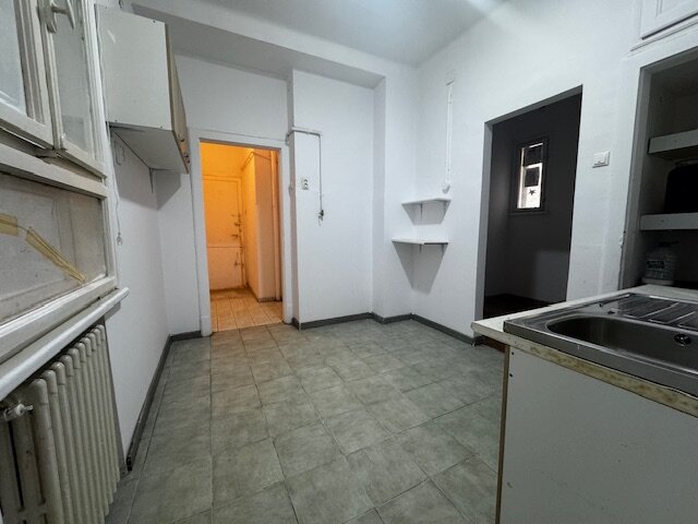 MagheruBirou de impact in centrul Bucurestiului langa Piata Romana.