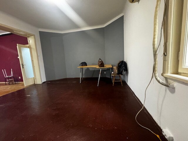 MagheruBirou de impact in centrul Bucurestiului langa Piata Romana.